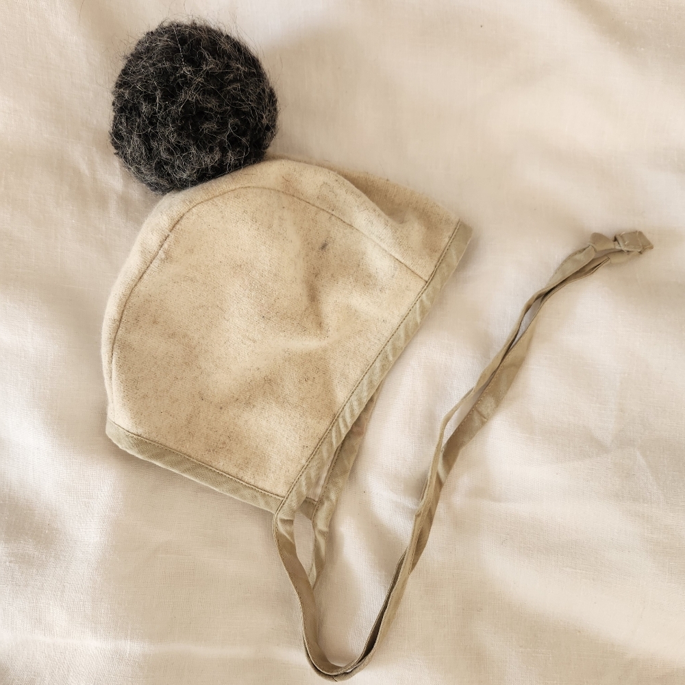 Briar baby bonnet